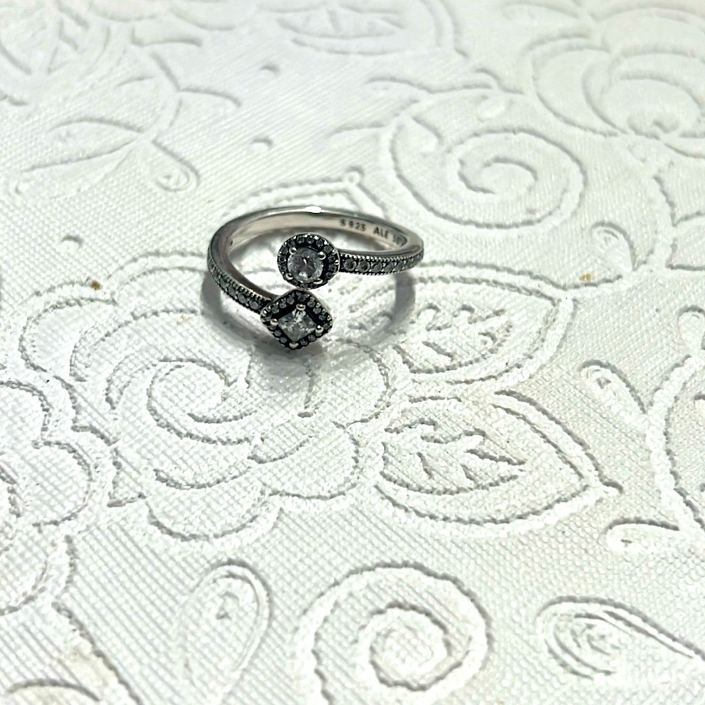 Pandora Ring